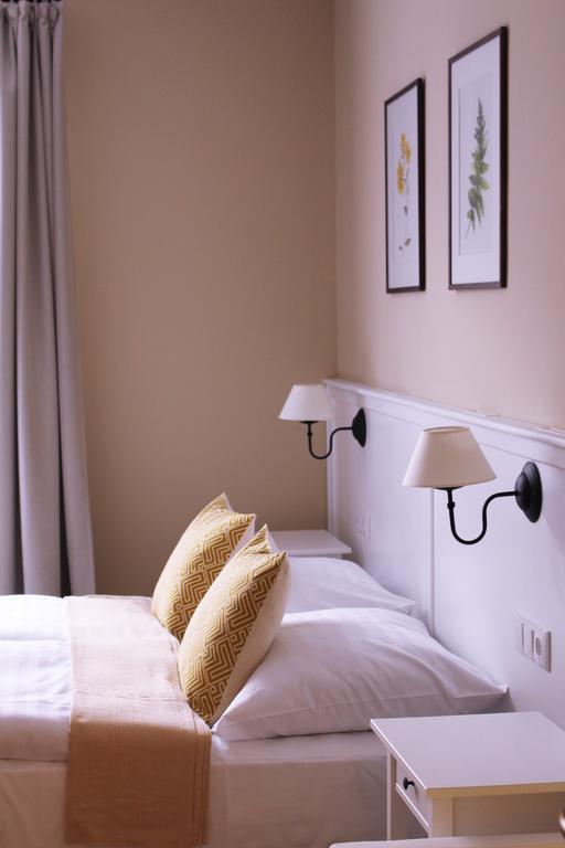 Erhardt Superior Rooms Sopron Esterno foto
