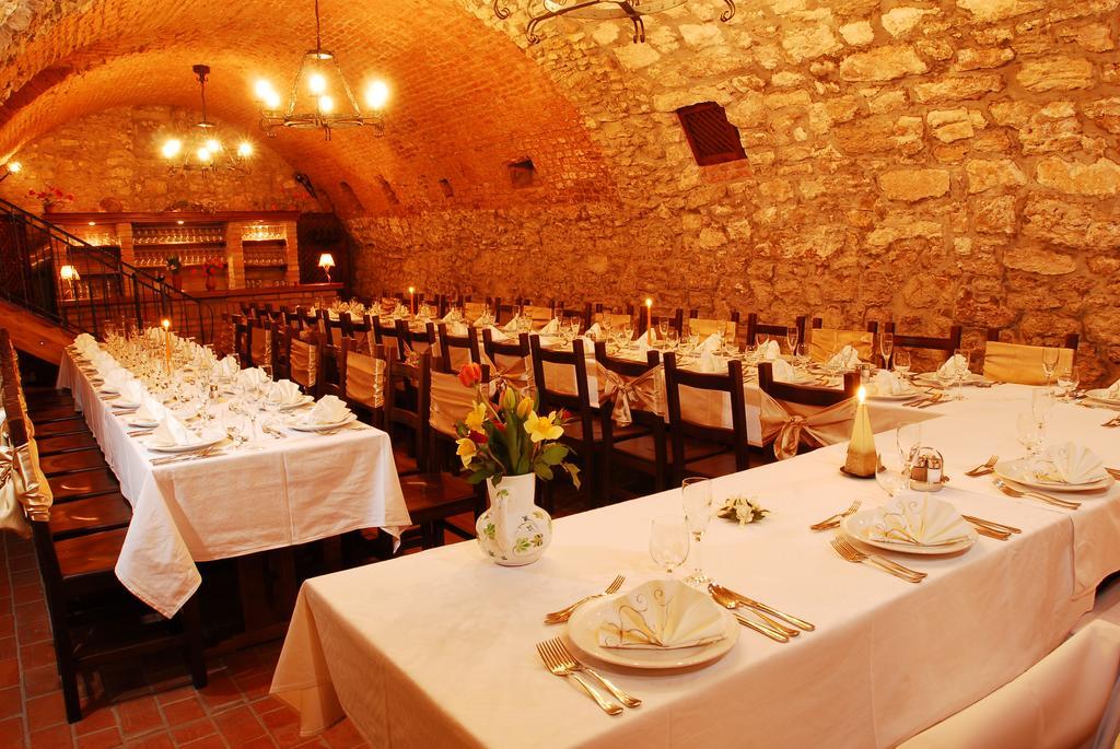 Erhardt Superior Rooms Sopron Esterno foto