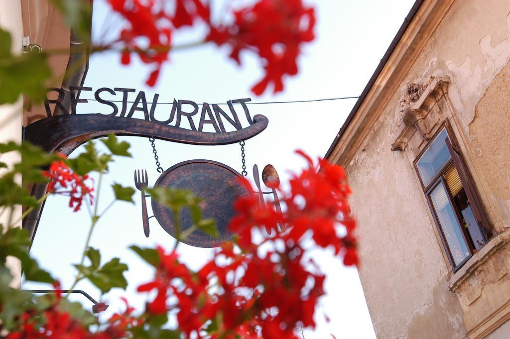 Erhardt Superior Rooms Sopron Esterno foto